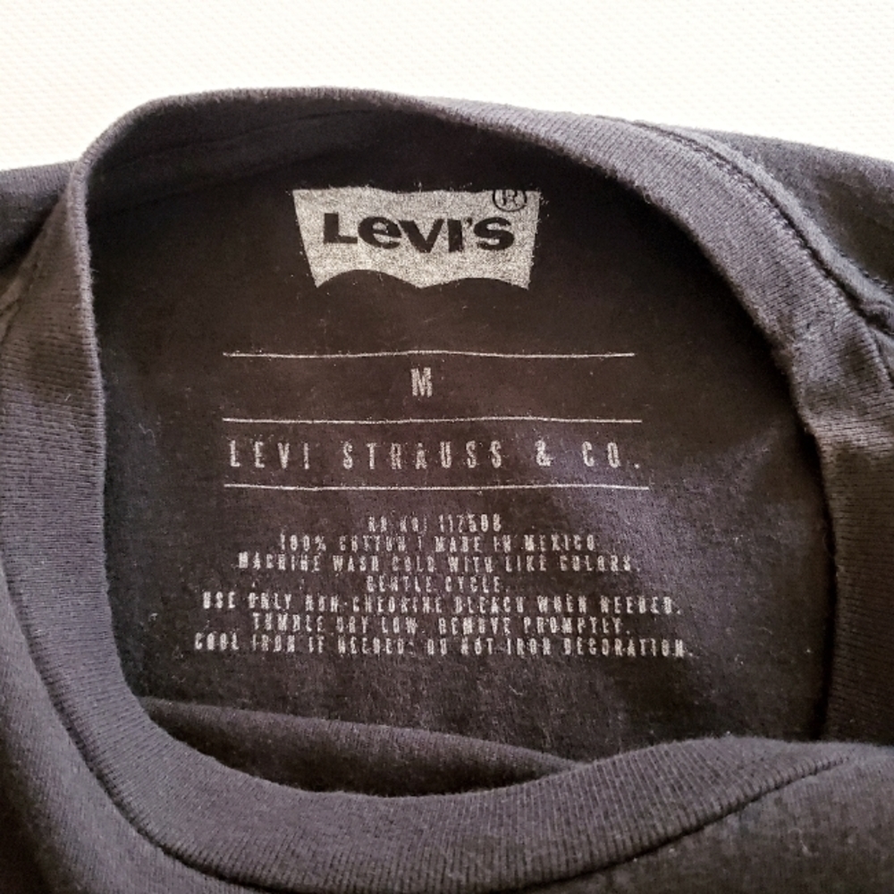1262 * Levi's Flamingo Logo Tee Black Size M - Picture 4 of 7
